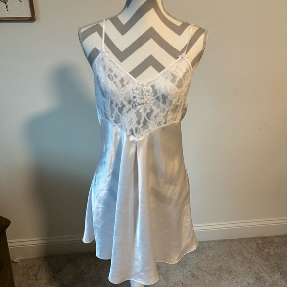 Womens Val Mode Ivory Satin & Lace Slip Dress Women’s Size Medium - Picture 2 of 7
